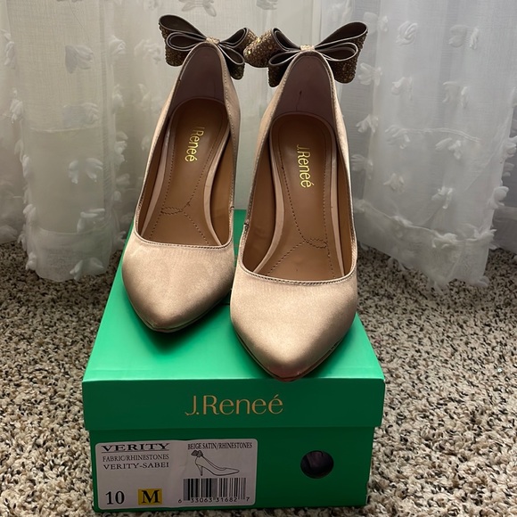 J.Renee Satin Bow Pump - Picture 2 of 3